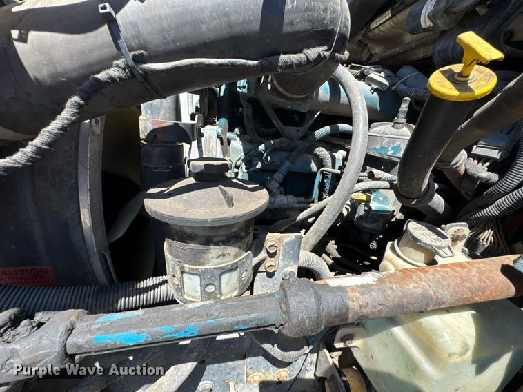 image for item DO0872 2007 International 4000 utility / service truck