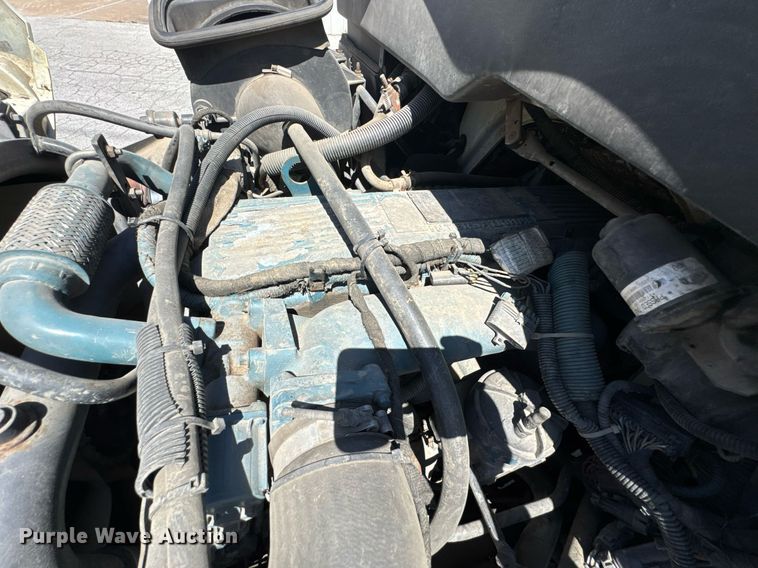 image for item DO0872 2007 International 4000 utility / service truck