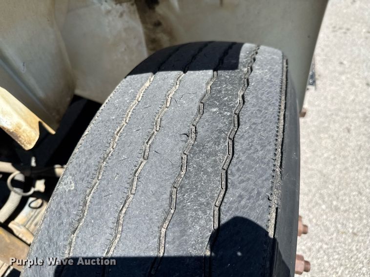 image for item DO0872 2007 International 4000 utility / service truck