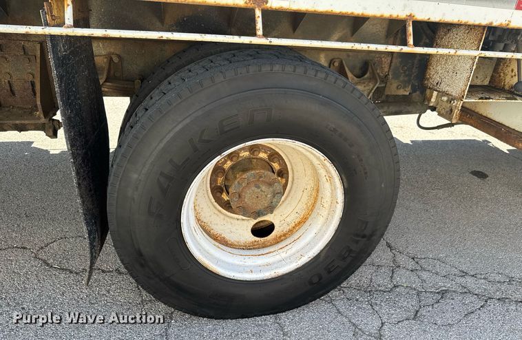 image for item DO0872 2007 International 4000 utility / service truck