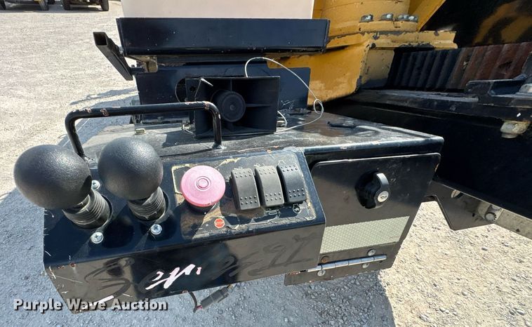 image for item DO0876 2013 Vermeer D24X40 II directional boring unit