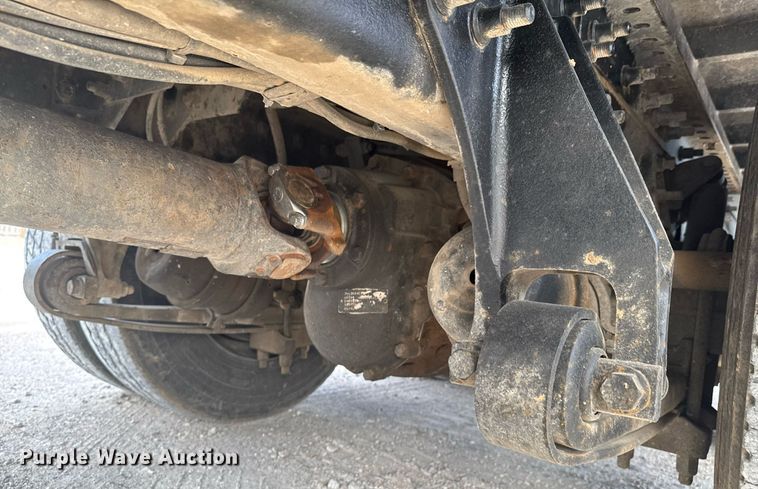 image for item DO0878 2007 International 9400i SBA flatbed truck with mud mixing system