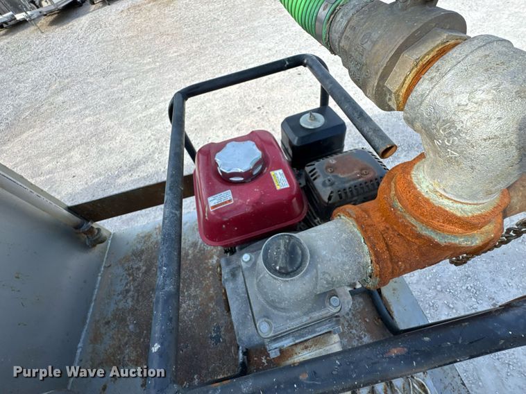 image for item DO0878 2007 International 9400i SBA flatbed truck with mud mixing system