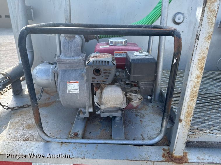 image for item DO0878 2007 International 9400i SBA flatbed truck with mud mixing system