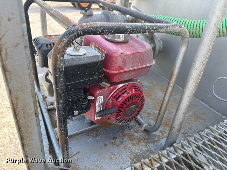 image for item DO0878 2007 International 9400i SBA flatbed truck with mud mixing system