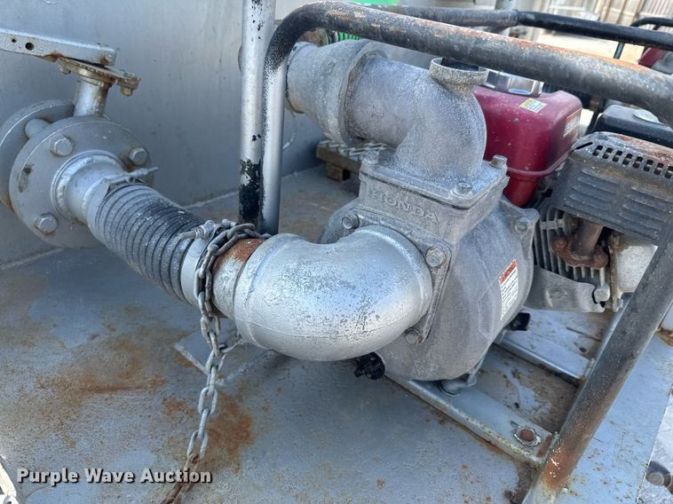 image for item DO0878 2007 International 9400i SBA flatbed truck with mud mixing system