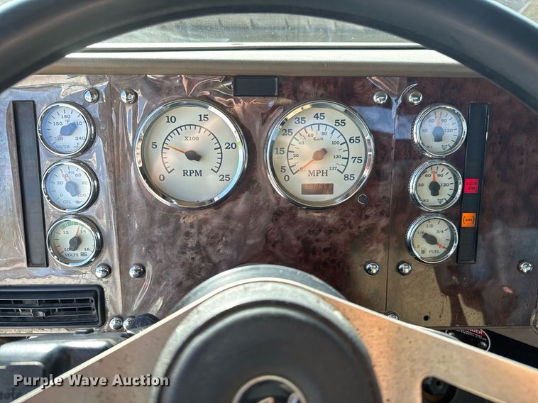 image for item DO0878 2007 International 9400i SBA flatbed truck with mud mixing system