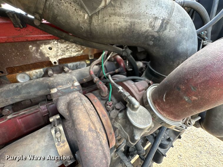 image for item DO0878 2007 International 9400i SBA flatbed truck with mud mixing system