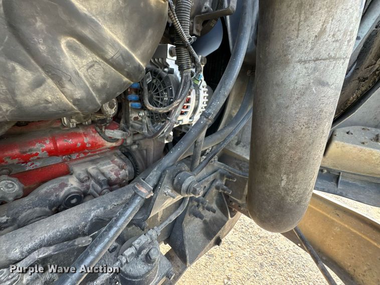 image for item DO0878 2007 International 9400i SBA flatbed truck with mud mixing system