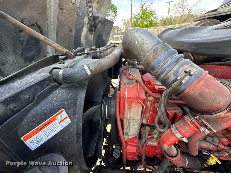 image for item DO0878 2007 International 9400i SBA flatbed truck with mud mixing system