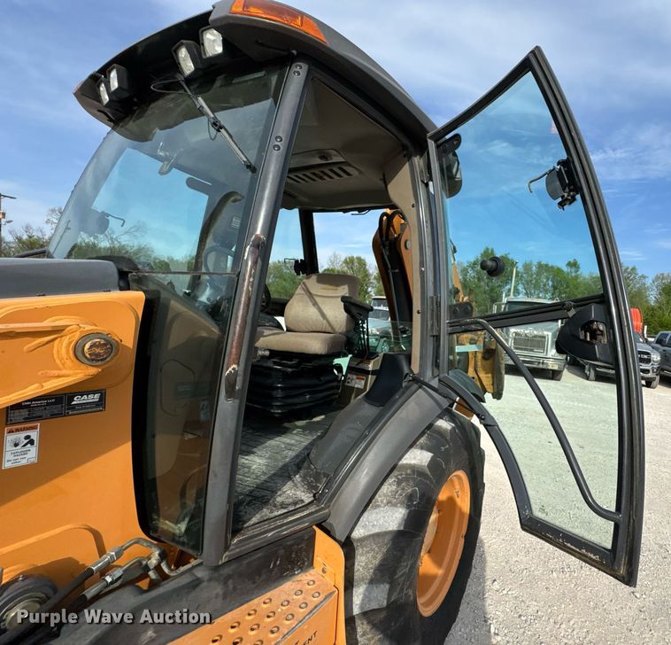 image for item DO0879 2014 Case 580 Super N backhoe