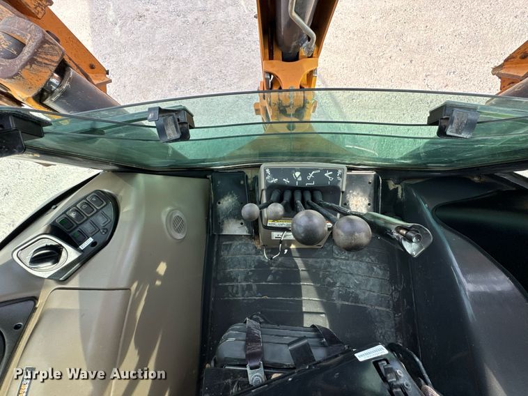 image for item DO0879 2014 Case 580 Super N backhoe