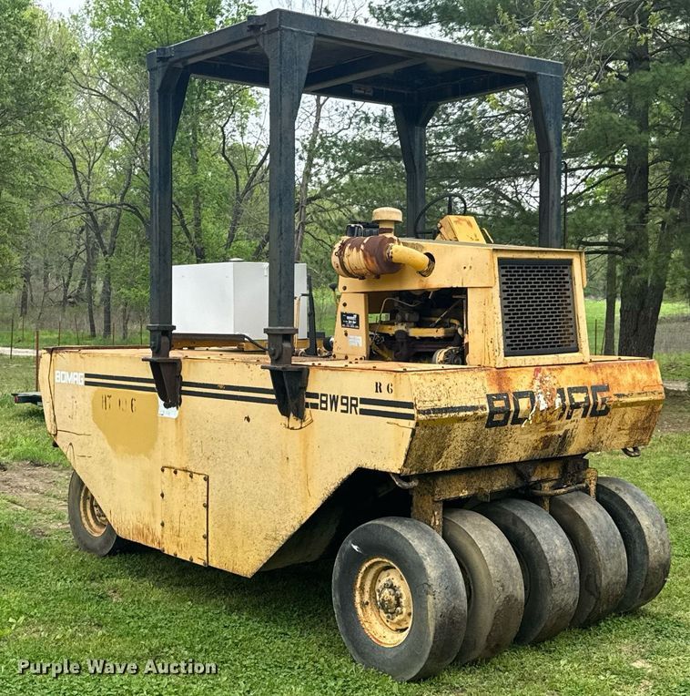 image for item DO0922 Bomag BW9R pneumatic roller