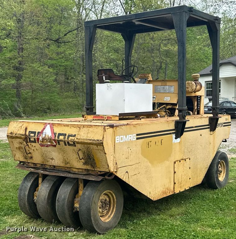 image for item DO0922 Bomag BW9R pneumatic roller