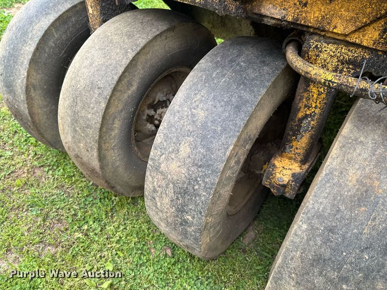 image for item DO0922 Bomag BW9R pneumatic roller