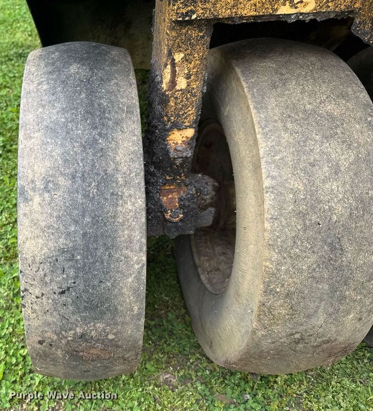 image for item DO0922 Bomag BW9R pneumatic roller