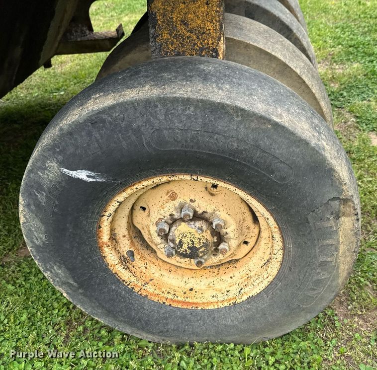 image for item DO0922 Bomag BW9R pneumatic roller