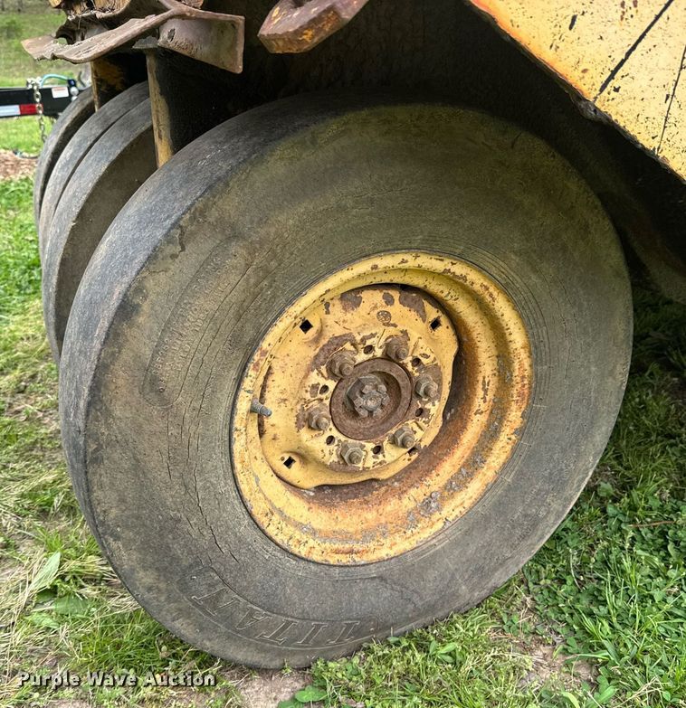 image for item DO0922 Bomag BW9R pneumatic roller