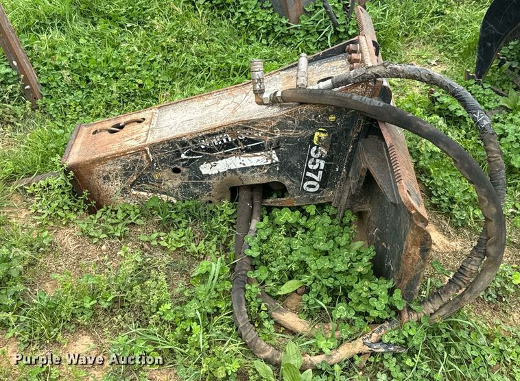 image for item DO0924 Whitestar B5570 skid steer breaker