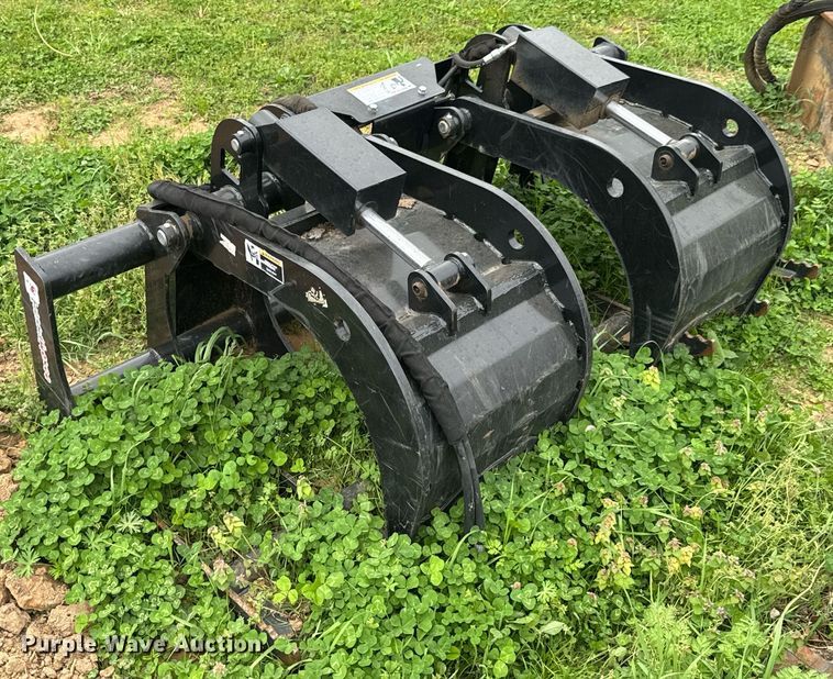 image for item DO0925 Terra Force YRG074 skid steer grapple bucket