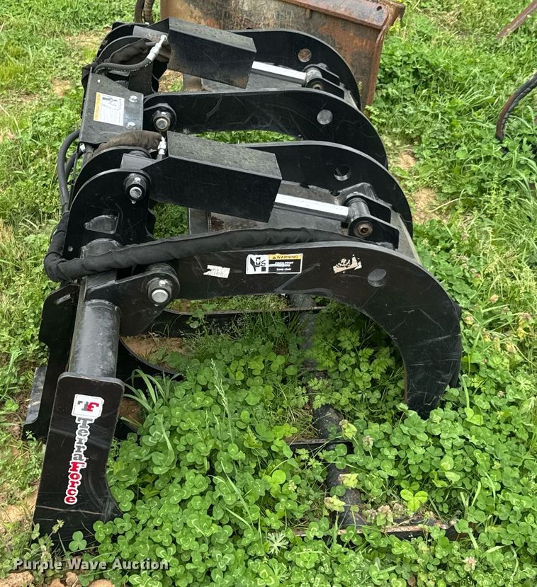 image for item DO0925 Terra Force YRG074 skid steer grapple bucket