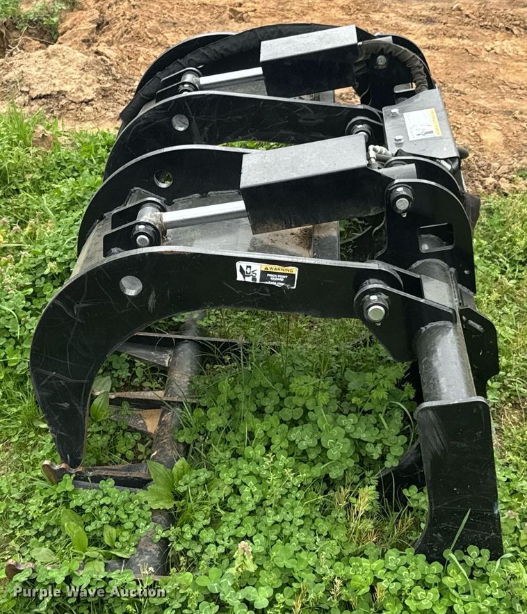 image for item DO0925 Terra Force YRG074 skid steer grapple bucket