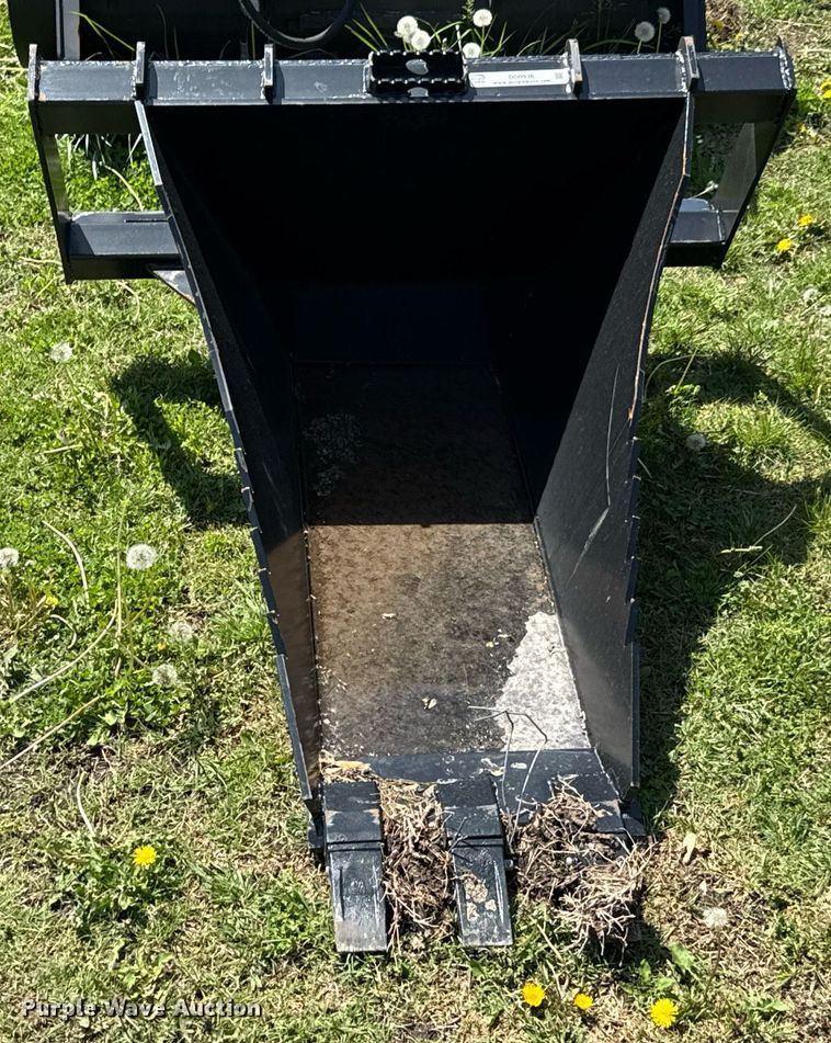 image for item DO0936 Titan skid steer stump bucket