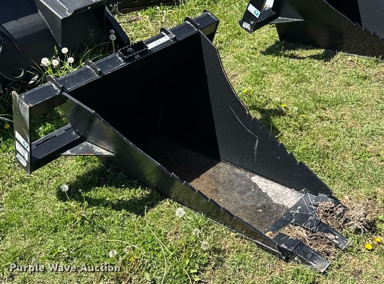 image for item DO0936 Titan skid steer stump bucket