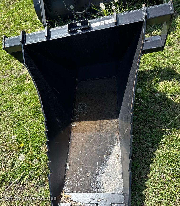 image for item DO0936 Titan skid steer stump bucket