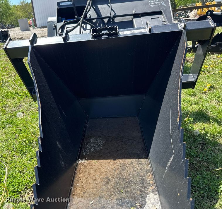 image for item DO0936 Titan skid steer stump bucket