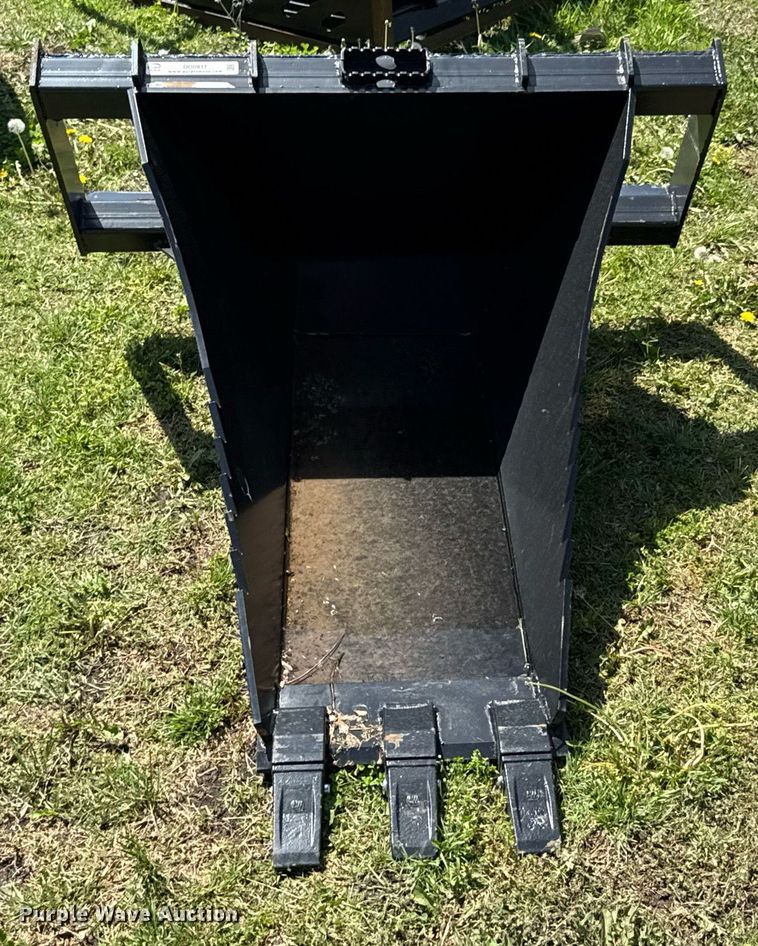 image for item DO0937 Titan skid steer stump bucket