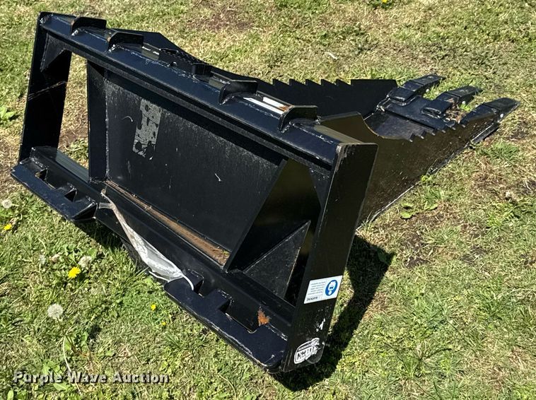 image for item DO0937 Titan skid steer stump bucket