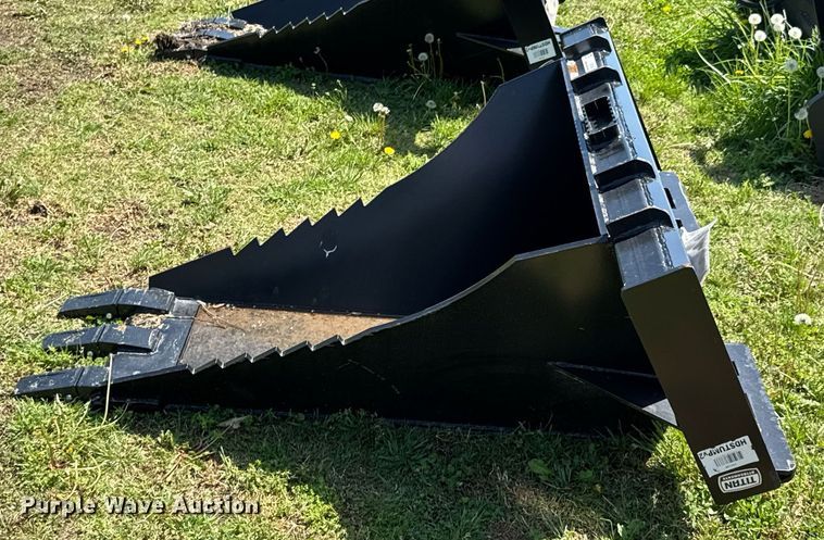image for item DO0937 Titan skid steer stump bucket