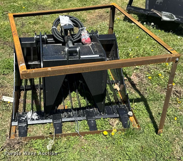 image for item DO0938 Titan skid steer grapple bucket