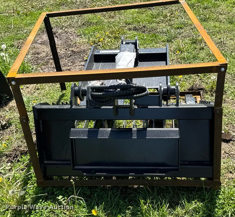 image for item DO0938 Titan skid steer grapple bucket