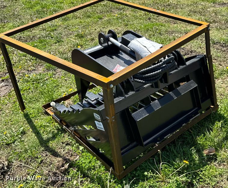 image for item DO0938 Titan skid steer grapple bucket