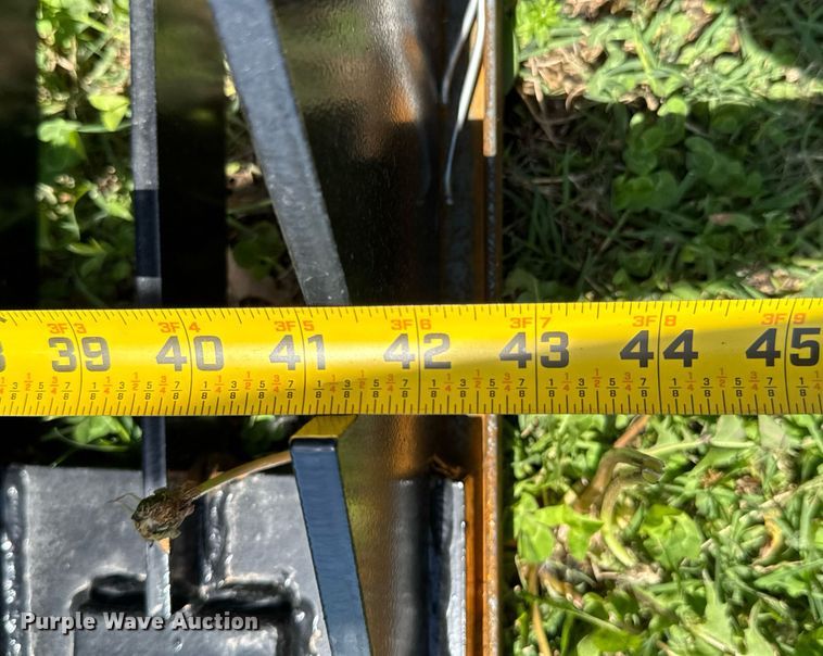 image for item DO0938 Titan skid steer grapple bucket