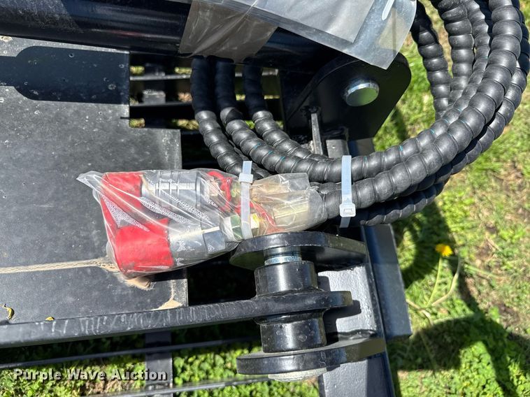 image for item DO0938 Titan skid steer grapple bucket