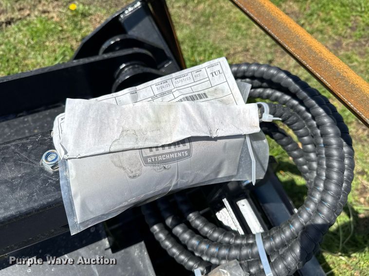 image for item DO0938 Titan skid steer grapple bucket