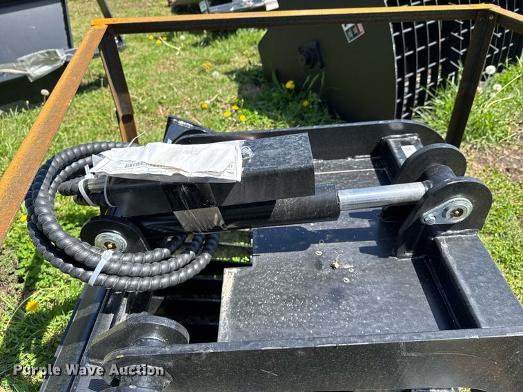 image for item DO0938 Titan skid steer grapple bucket