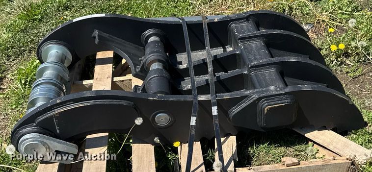 image for item DO0940 Caterpillar hydraulic thumb