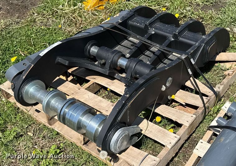 image for item DO0940 Caterpillar hydraulic thumb