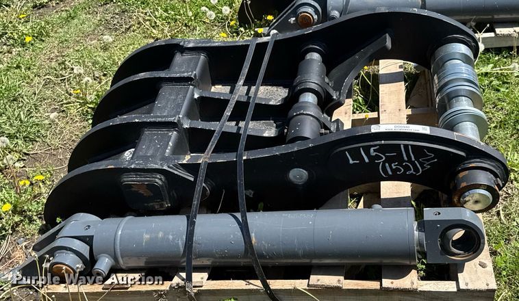 image for item DO0940 Caterpillar hydraulic thumb