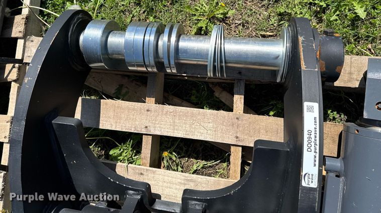 image for item DO0940 Caterpillar hydraulic thumb