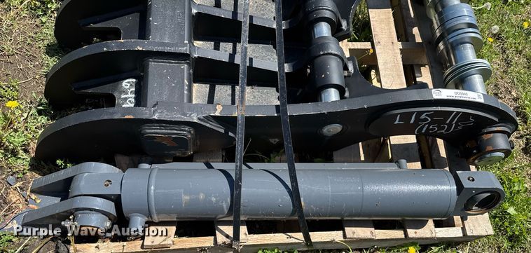 image for item DO0940 Caterpillar hydraulic thumb