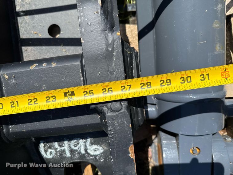 image for item DO0940 Caterpillar hydraulic thumb