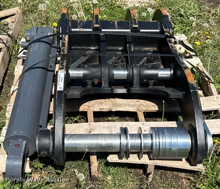 image for item DO0941 Caterpillar hydraulic thumb