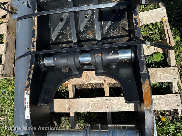 image for item DO0941 Caterpillar hydraulic thumb