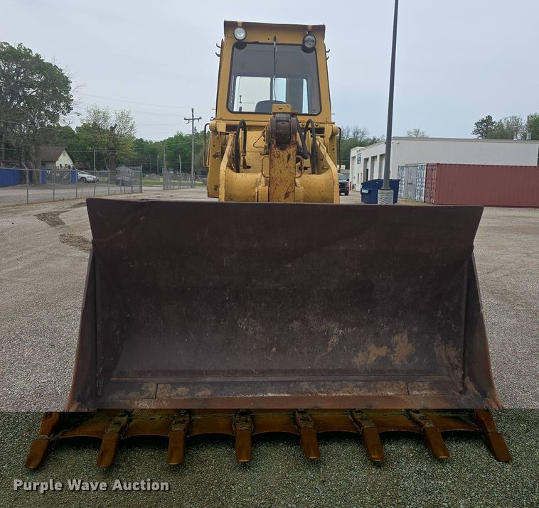 image for item DO7916 1982 Caterpillar 963 track loader