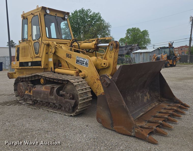 image for item DO7916 1982 Caterpillar 963 track loader